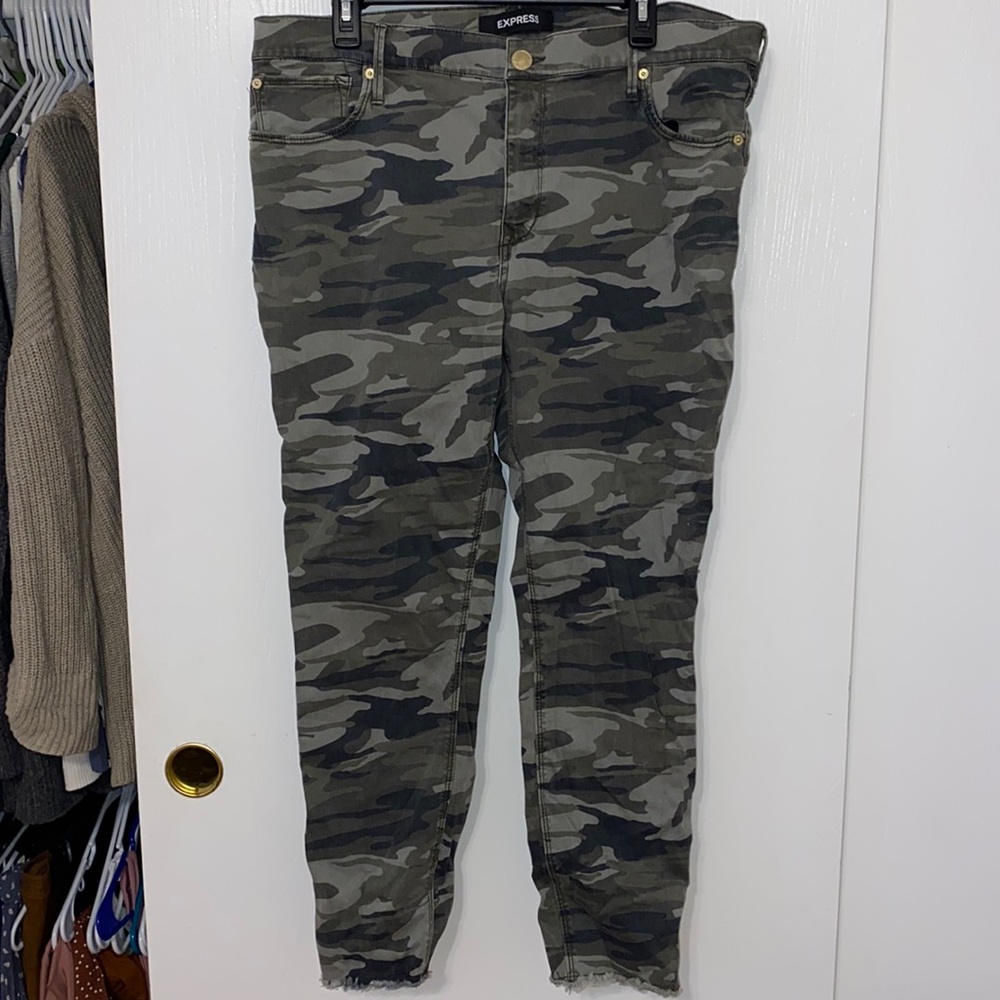 Express Camo Print Ankle Jeggings with Gold Zipper Detail